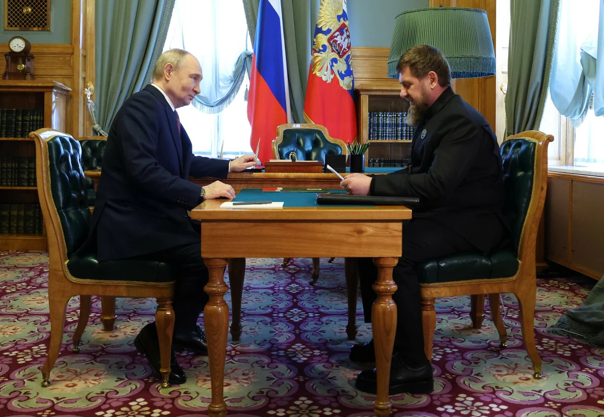 "Na pewno nie będziemy się ociągać, Władimirze Władimirowiczu, czekamy na rozkaz! To wszystko skończy się bardzo szybko i ewidentnie na niekorzyść tych, którzy postanowili rozpocząć wojnę z Rosją" - napisał na Telegramie przywódca Czeczenii Ramzan Kadyrow. Deklaracja jest pokłosiem tego, że rosyjski dyktator Władimir Putin zadeklarował we wtorek, że nie chce wojny z Europą, ale jeśli Europa jej chce, to Rosja jest gotowa walczyć choćby zaraz.