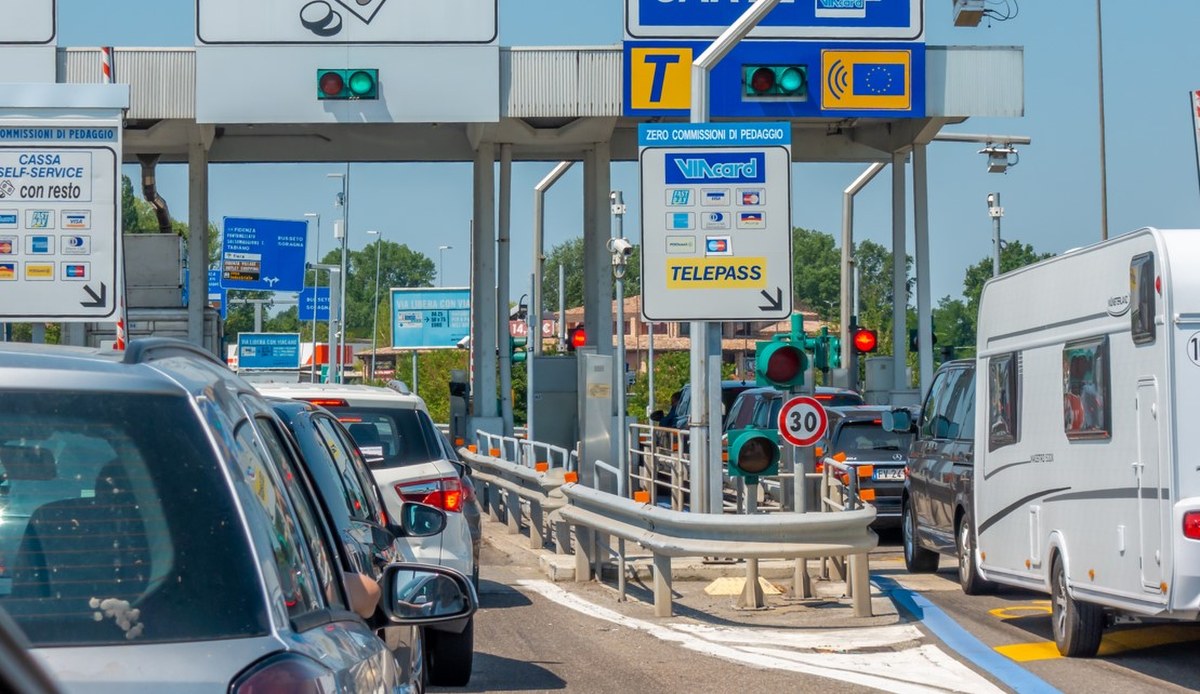 Włochy zrewolucjonizują autostrady! Od 2026 roku kierowcy dostaną zwrot za korki