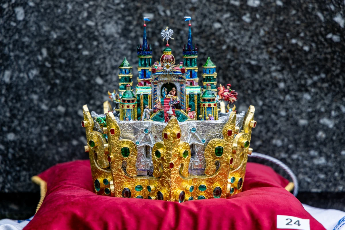 Na Rynku Głównym w Krakowie rozpoczął się finał 83. Konkursu Szopek Krakowskich – wydarzenia, które od lat przyciąga tłumy mieszkańców i turystów. Prace na wystawie pokonkursowej będzie można oglądać aż do 1 marca 2026 roku.