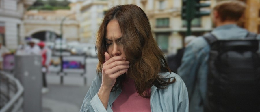 To ten czas, kiedy niemal codziennie sprawdzamy jakość powietrza, ale są osoby – które szczególnie powinny zwracać na to uwagę i to nie tylko wtedy, gdy cierpią na przewlekłe choroby płuc, jak astma czy POChP. Smog wpływa też na zaostrzenie choćby problemów sercowo-naczyniowych.