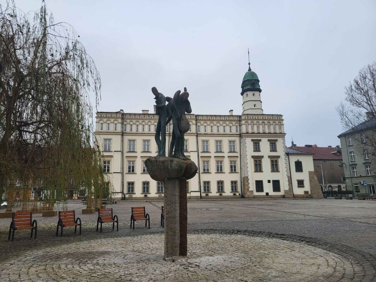 Plac Wolnica zostanie odbetonowany. Sprawdź, co powstanie w sercu krakowskiego Kazimierza