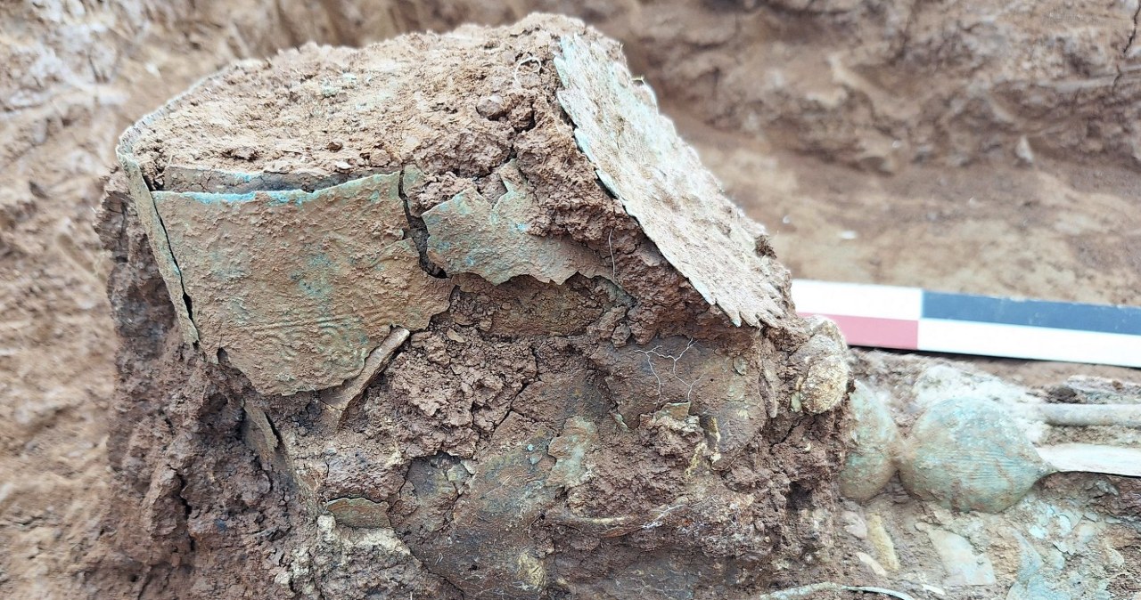 Kobieta z odwróconą koroną. Tajemniczy pochówek z Grecji