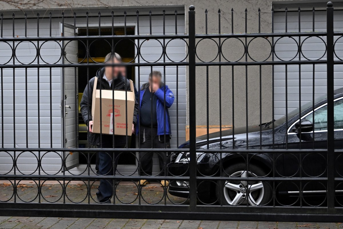 ​Rosjanie wynoszą rzeczy z konsulatu w Gdańsku