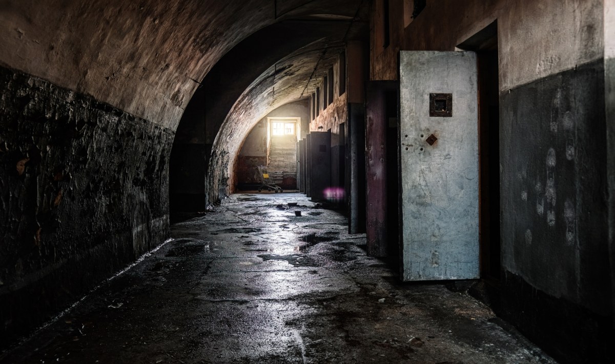 Areszt tymczasowy, który trwał 18 lat. Osadzeni wyszli na wolność