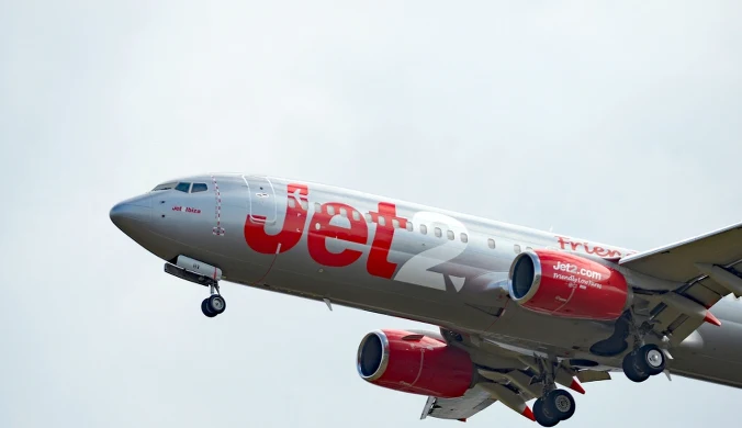 Chaos w samolocie na Teneryfę. Pasażer rzucił się na członka załogi