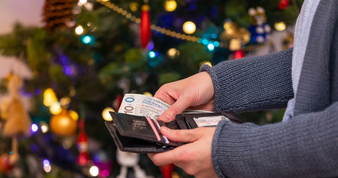 Polacy szykują się na świąteczne wydatki. Tyle wyniosą w tym roku