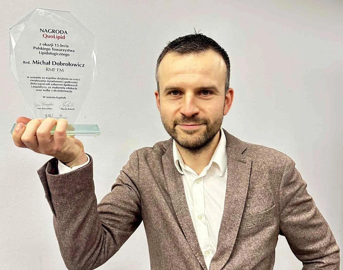 Cieszą nas takie Fakty! Dziennikarz RMF FM Michał Dobrołowicz odebrał Nagrodę QuoLipid przyznawaną w czasie Kongresu z okazji 15-lecia Polskiego Towarzystwa Lipidologicznego.