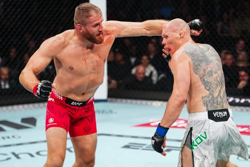 Szalona końcówka walki Błachowicza. Polała się krew, to już czwarty raz