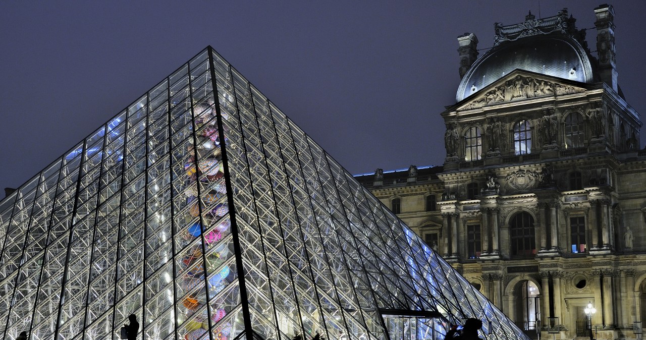 Luwr zalany wodą. Wyciek zniszczył setki rzadkich publikacji