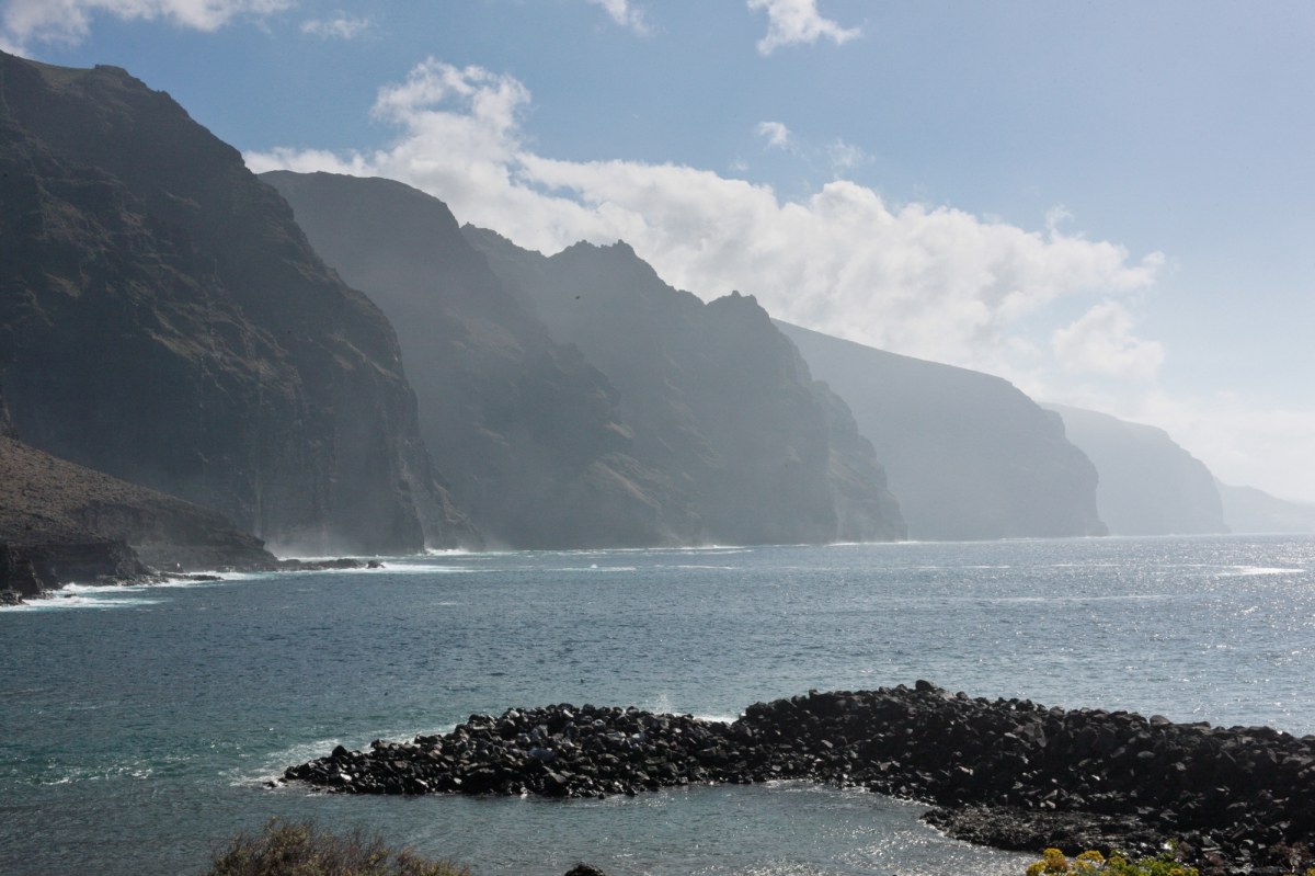 Fale porwały turystów. Kolejna tragedia na Teneryfie