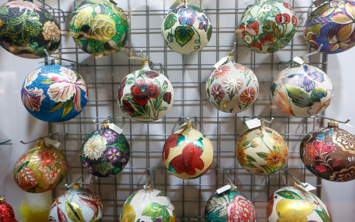 Chińskie bombki zalewają Polskę, nasze produkty popularne za granicą