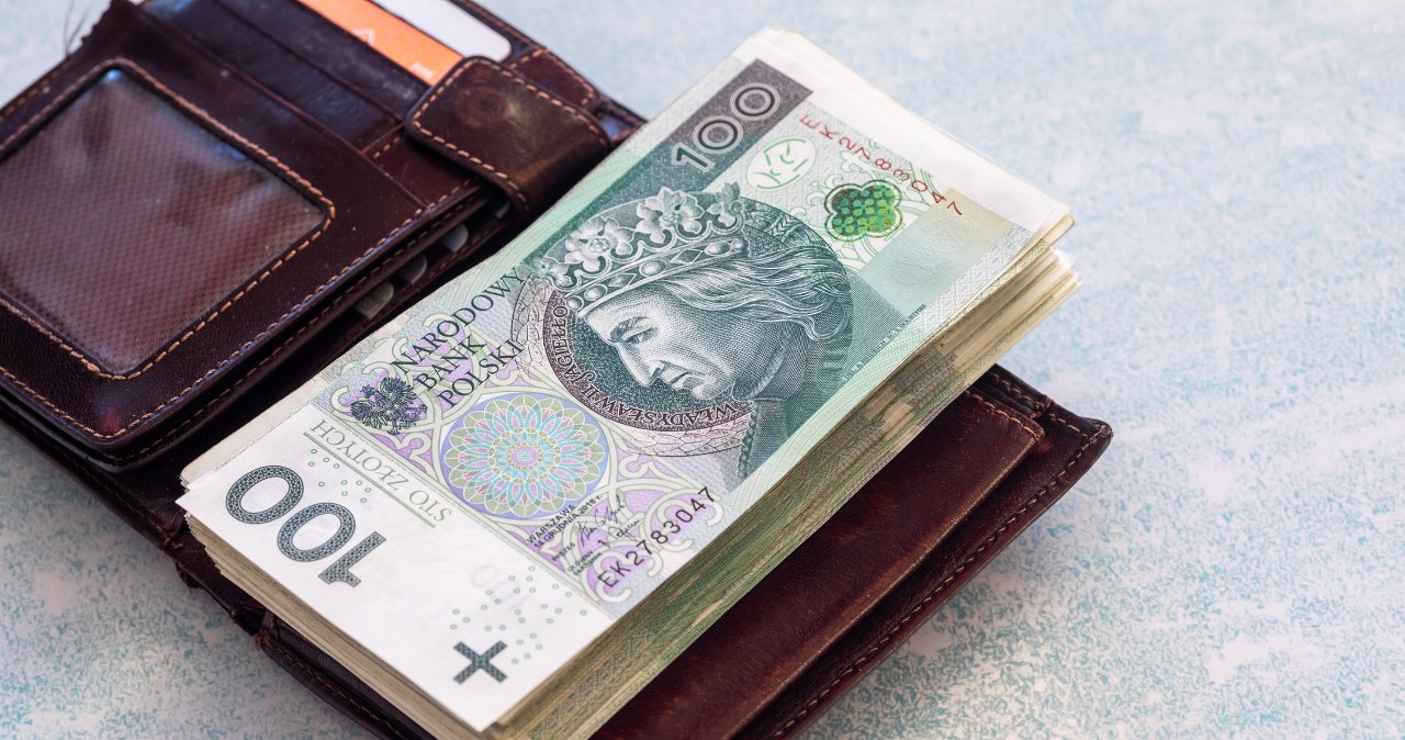 Spory bonus za 20 przepracowanych lat. Komu wypłacają nagrodę jubileuszową?