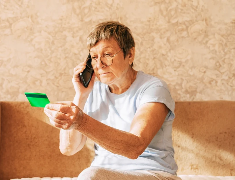 Jak nie paść ofiarą oszustwa podczas świątecznych zakupów online?