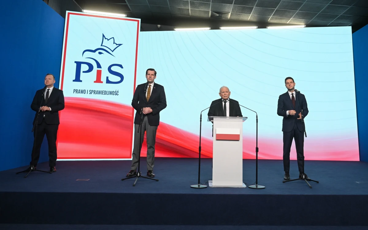 "Nie myślimy o koalicjach, myślimy o zwycięstwie (...). Jeżeli chodzi jednak o ewentualne koalicje, to my jesteśmy gotowi do koalicji - oczywiście z tej naszej strony: patriotycznej - ale z tymi, którzy są gotowi racjonalnie rządzić" - powiedział Jarosław Kaczyński w poniedziałek. "Unia, taka jak dzisiaj, jest po prostu ciężką chorobą. Tę chorobę trzeba uleczyć" - stwierdził również prezes PiS. Na konferencji prasowej ogłoszono też nową akcję, dzięki której PiS chce dotrzeć do młodzieży akademickiej.