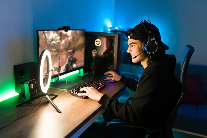 Streamer pozwał Twitcha i Amazona. Poszło o trening sztucznej inteligencji