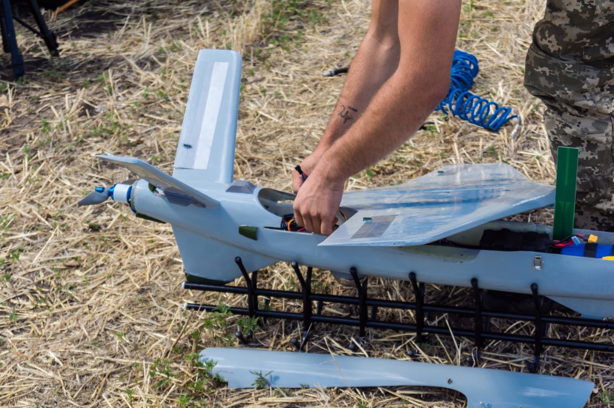 Część maszyn była uzbrojona. Kilkadziesiąt dronów rozbitych w terenie przygranicznym
