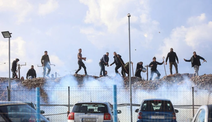 Paraliż i chaos na greckich lotniskach. Protestujący rolnicy w akcji