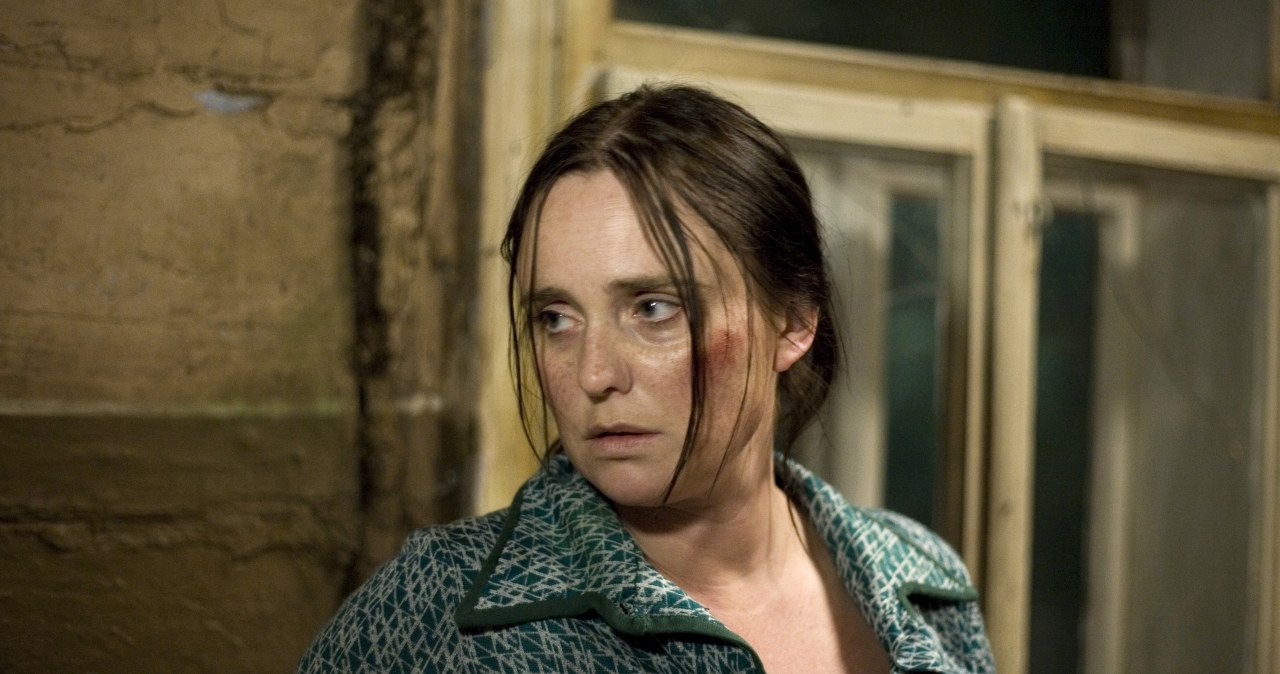 Polacy pójdą dzisiaj późno spać. W telewizji najlepsze dzieło Smarzowskiego