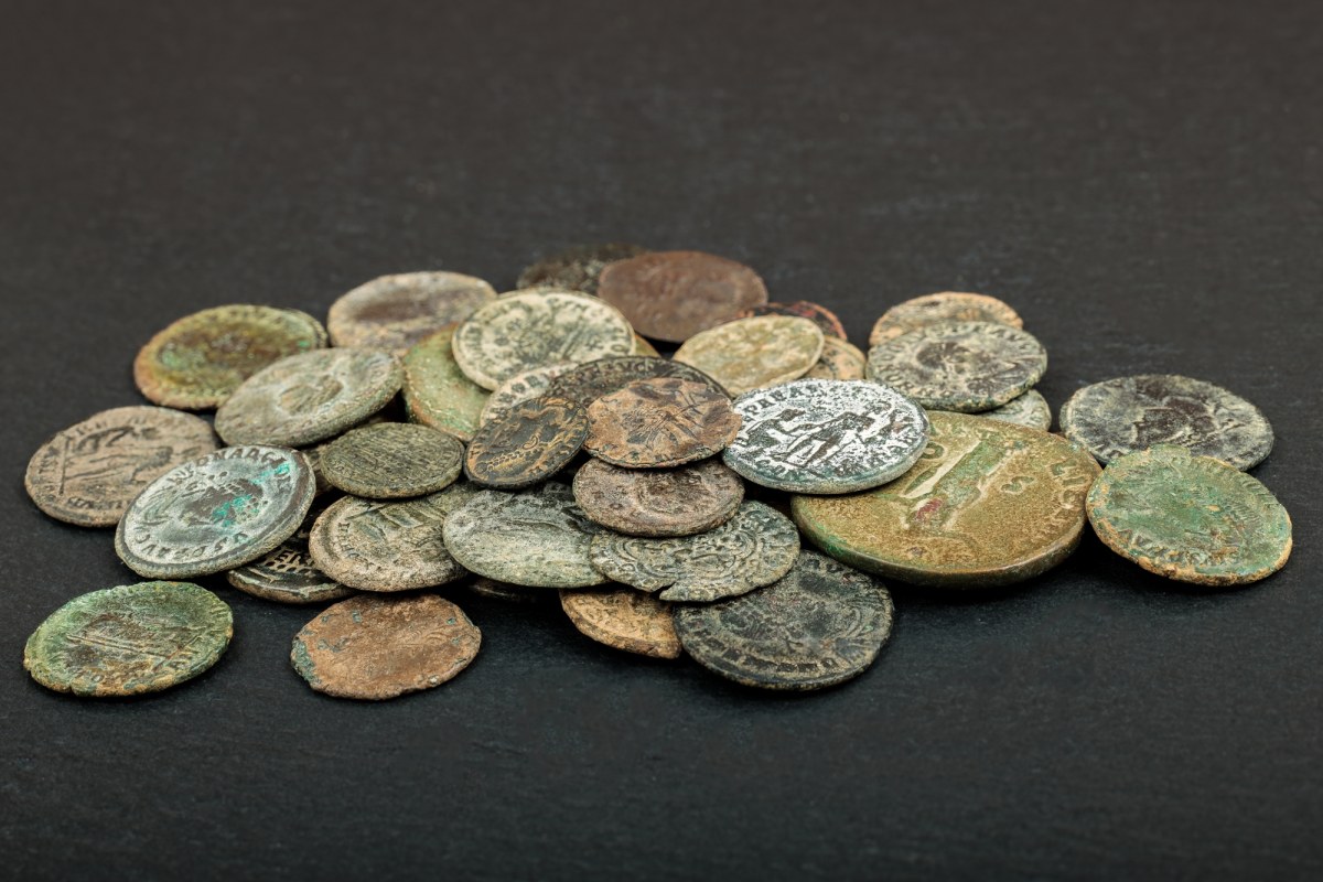 Niezwykłe odkrycie. Skarbonka sprzed 1800 lat pełna rzymskich monet