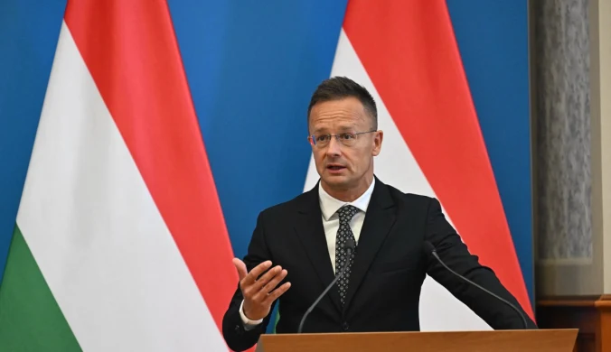 Przyleciał do Moskwy z "dużą delegacją biznesową". Szef MSZ Węgier ogłasza