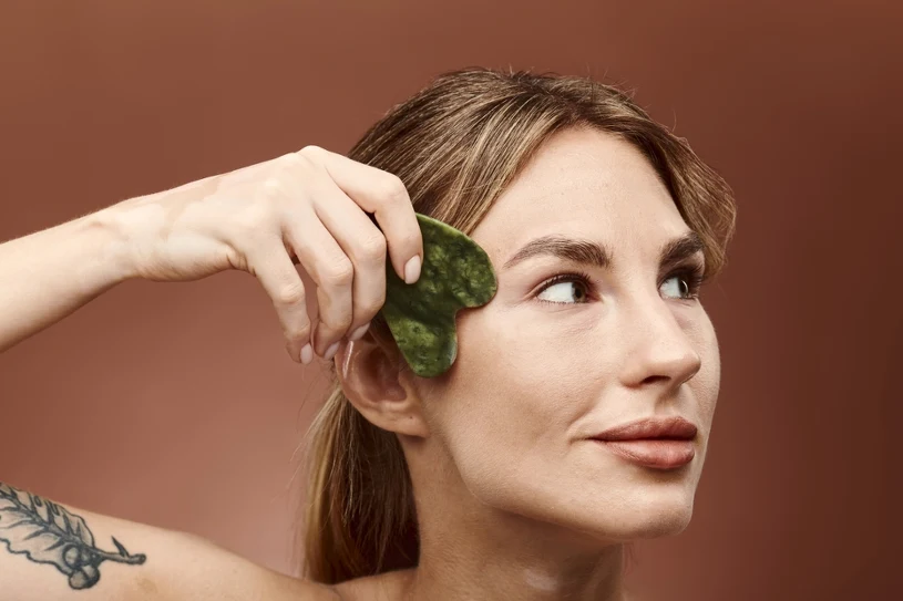 Czy masaże twarzy gua sha naprawdę coś dają? Sprawdziłam to na sobie