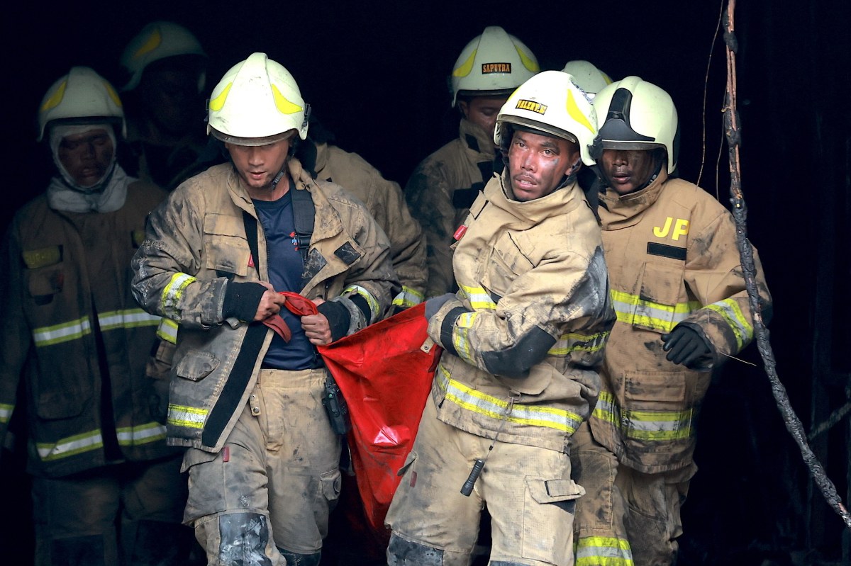 Tragiczny pożar budynku biurowego. Wiele osób nie żyje