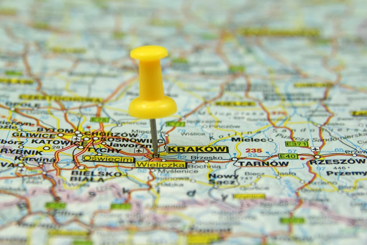 Od nowej miejscowości Bulina po zniknięcie kultowych nazw – Małopolska szykuje się na największą od lat aktualizację podziału administracyjnego – informuje „Dziennik Polski”. To efekt wspólnych decyzji samorządów i mieszkańców, którzy postanowili uporządkować lokalną przestrzeń. Sprawdź, które miejsca znikną z mapy!