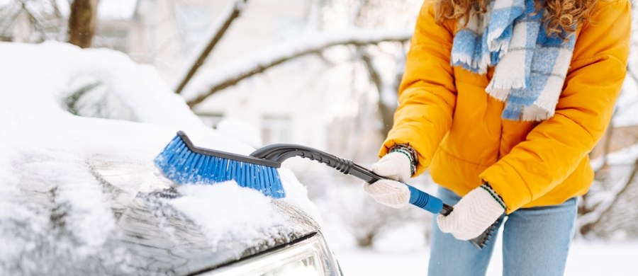Czy tegoroczna zima przyniesie sceny rodem z 1979 roku, kiedy Europa Środkowa zmagały się z rekordowymi mrozami i śnieżycami? Najnowsze prognozy meteorologów pokazują, że jesteśmy na rozdrożu – możliwe są zarówno łagodne święta, jak i nagłe, arktyczne ochłodzenie tuż po nich. 