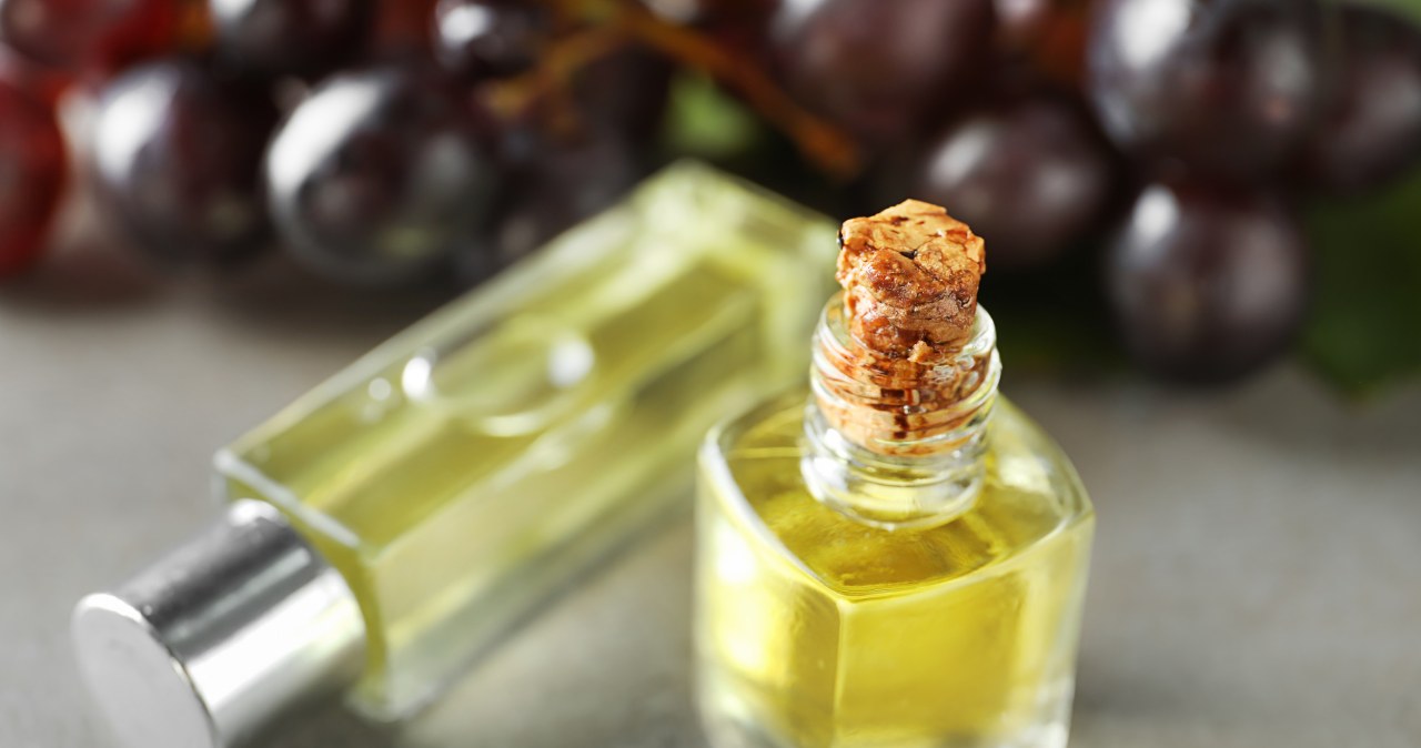 Ten olej nie zapycha i daje efekt wypoczętej skóry. Wystarczy kilka kropel