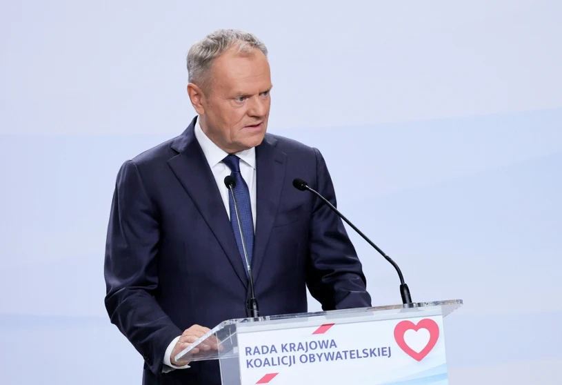 Polacy podzieleni w sprawie Donalda Tuska. Niewielka przewaga w sondażu