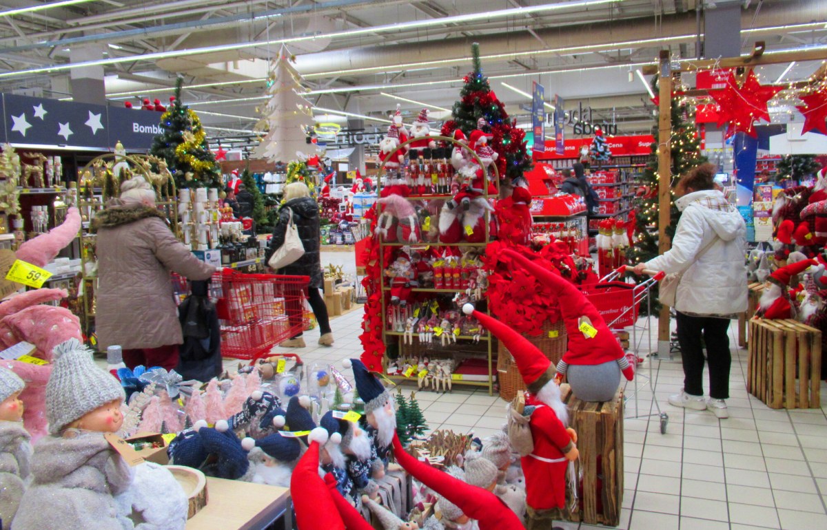 Za to zapłacimy więcej przed świętami. Ekspert wskazuje