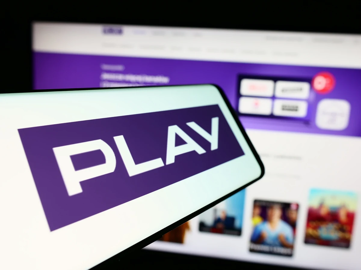Prezes Urzędu Ochrony Konkurencji i Konsumentów nałożył na operatora sieci Play, firmę P4, karę w wysokości ponad 108 milionów złotych. Dodatkowo spółka została zobowiązana do zwrotu konsumentom nienależnie pobranych opłat. Decyzja nie jest prawomocna - operator może się od niej odwołać do sądu.