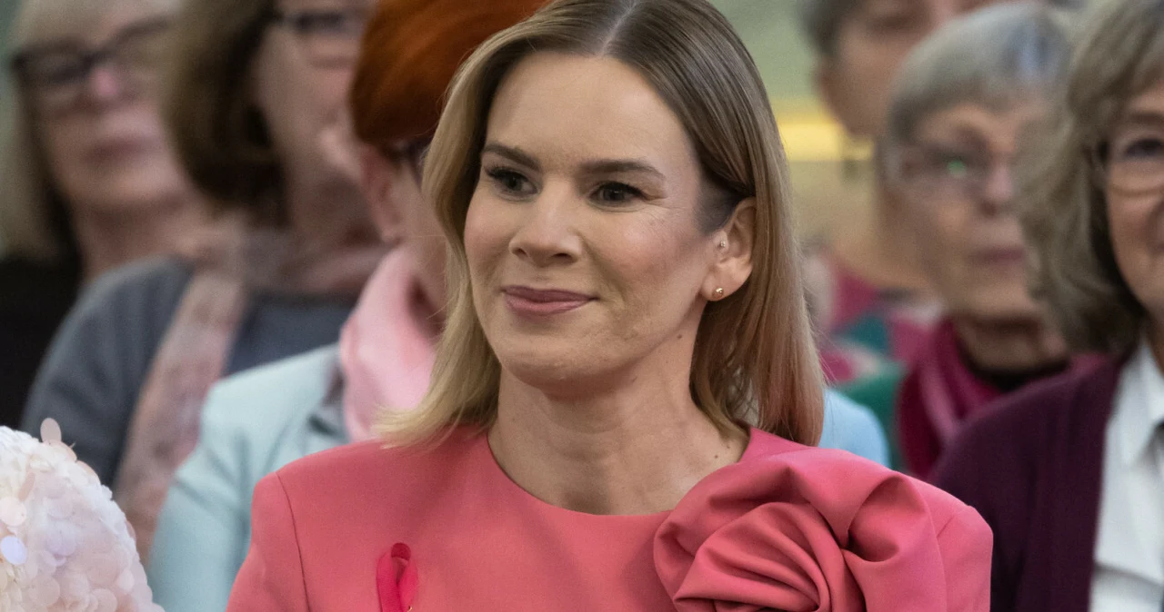 Sukienka Nawrockiej wyceniona na pięciocyfrową sumę. Co za finał licytacji