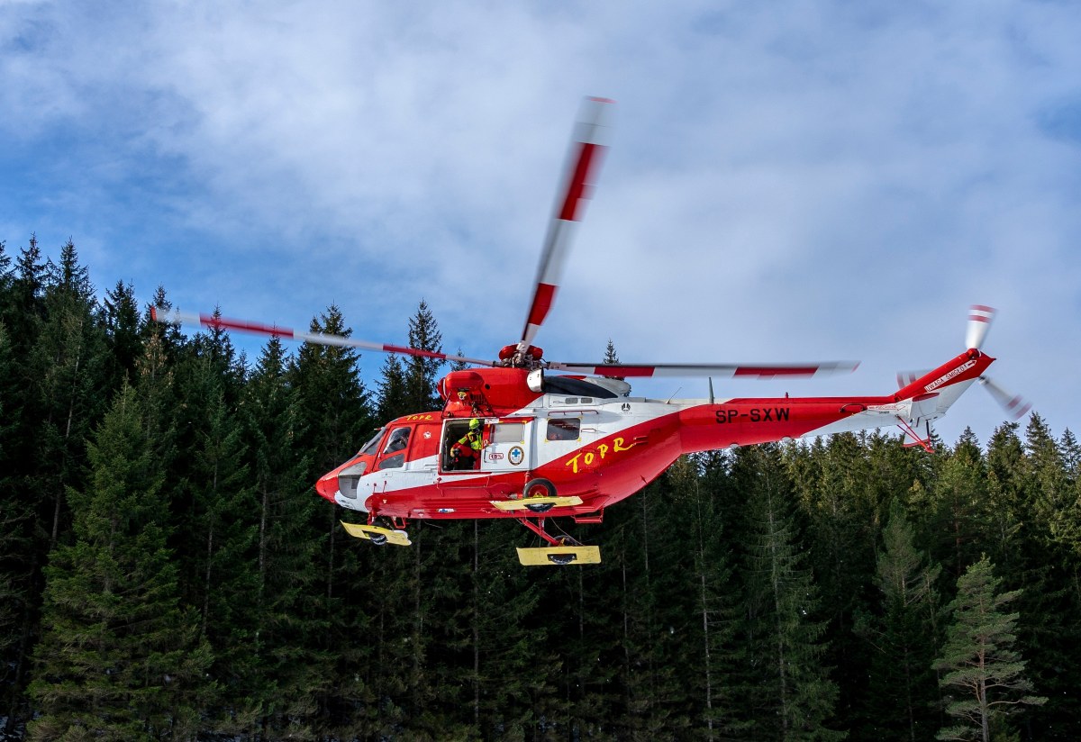Przegląd skończony. Śmigłowiec TOPR-u wrócił nad Tatry