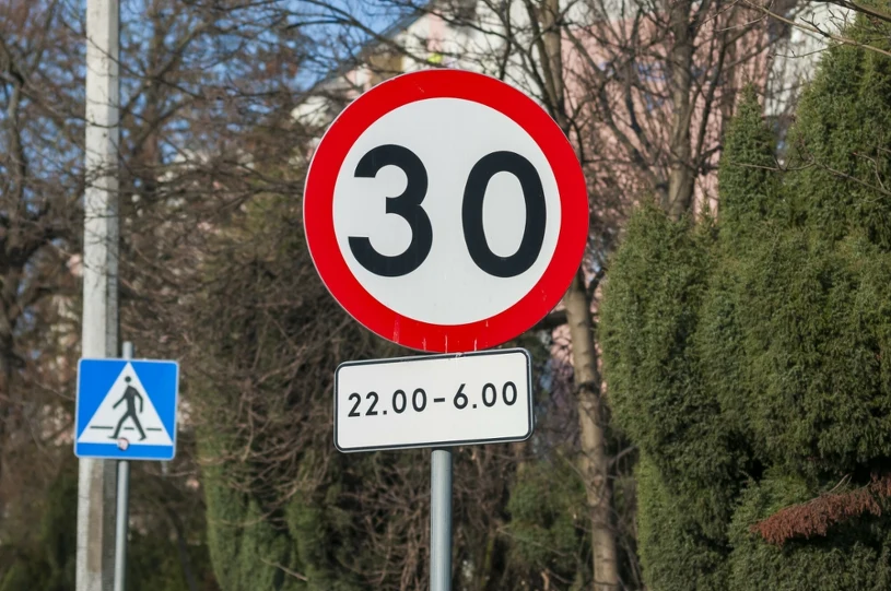 Pułapki ograniczeń prędkości. Upewnij się, iż dobrze znasz przepisy