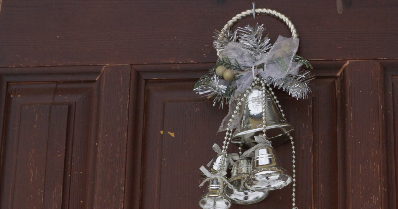 Powieś na drzwiach przed świętami. Zapewnij sobie spokój i dostatek w nowym roku