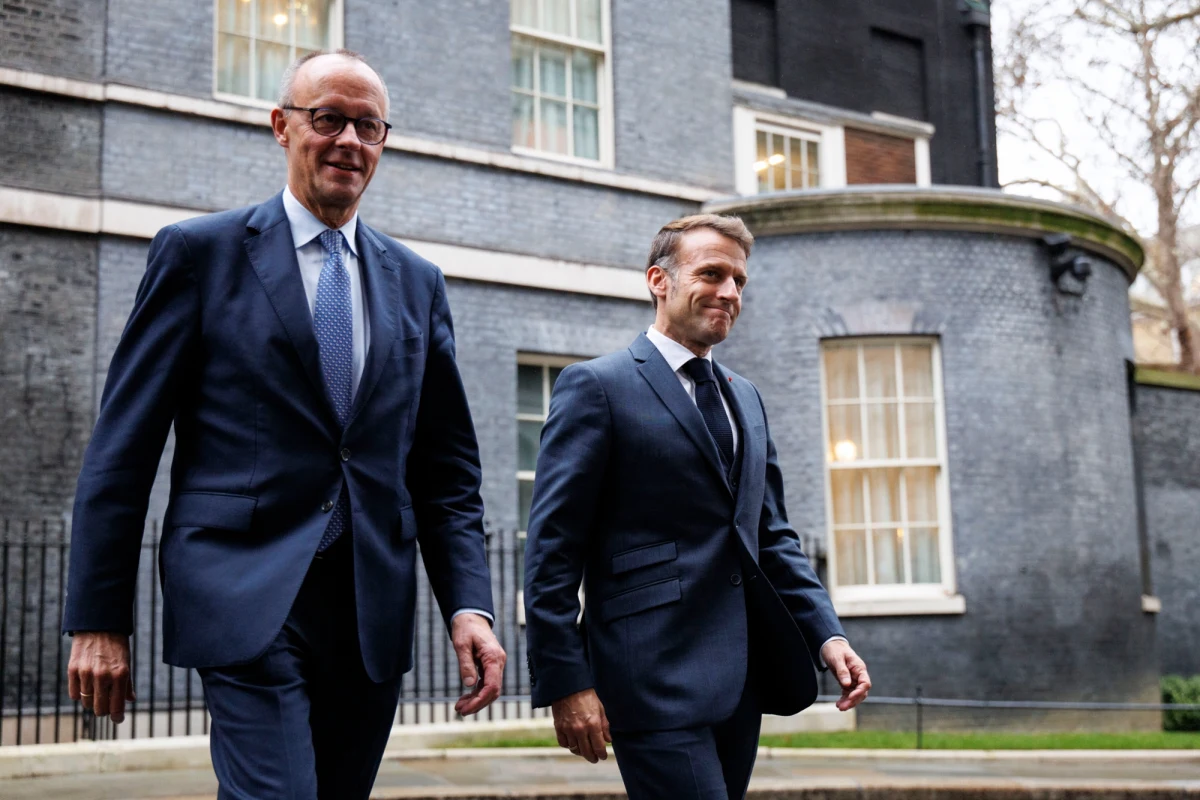 Jutro odbędzie się kolejne spotkanie koalicji chętnych, czyli państw wspierających Ukrainę - informują władze Francji. Przywódcy państw spotkają się na wideokonferencji. "Celem rozmów będzie osiągnięcie postępów w sprawie gwarancji bezpieczeństwa dla Kijowa" - przekazała rzeczniczka francuskiego rządu Maud Bregeon. Z kolei 15 grudnia w Berlinie odbędzie się szczyt europejskich sojuszników Ukrainy.