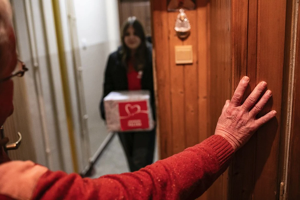Jeszcze nigdy tak wiele rodzin nie czekało na pomoc! Tysiące potrzebujących rodzin wciąż czeka na Darczyńców! Szlachetna Paczka apeluje o jeszcze jeden wysiłek, o jeszcze jeden, ostatni akt przedświątecznej dobroci. Usłyszmy to wołanie o pomoc. 