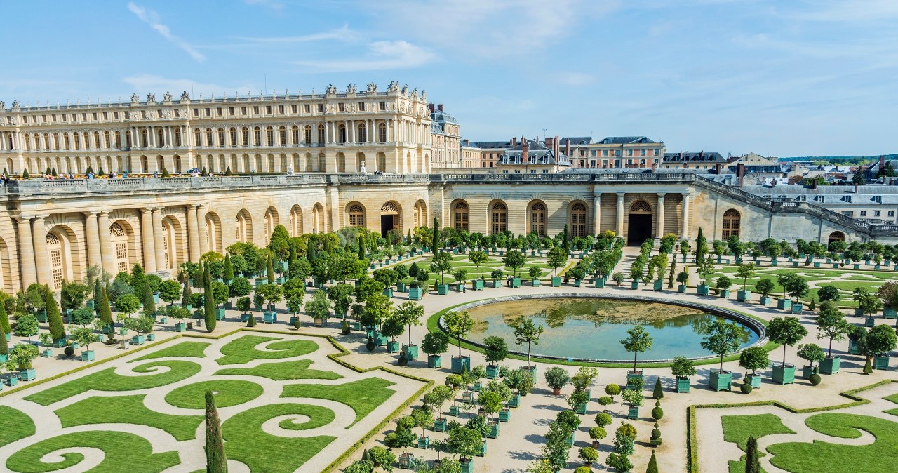 Kupiła bilety na bal maskowy w Wersalu. Cena przyprawia o zawrót głowy