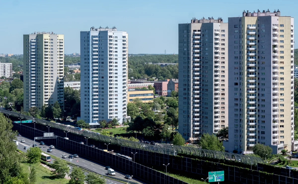 W Katowicach rusza budowa ósmej gwiazdy na legendarnym Osiedlu Gwiazdy. Nowy budynek, zaprojektowany przez wnuka jednego z twórców oryginalnego kompleksu, ma być nowoczesnym dopełnieniem kultowej architektury miasta.