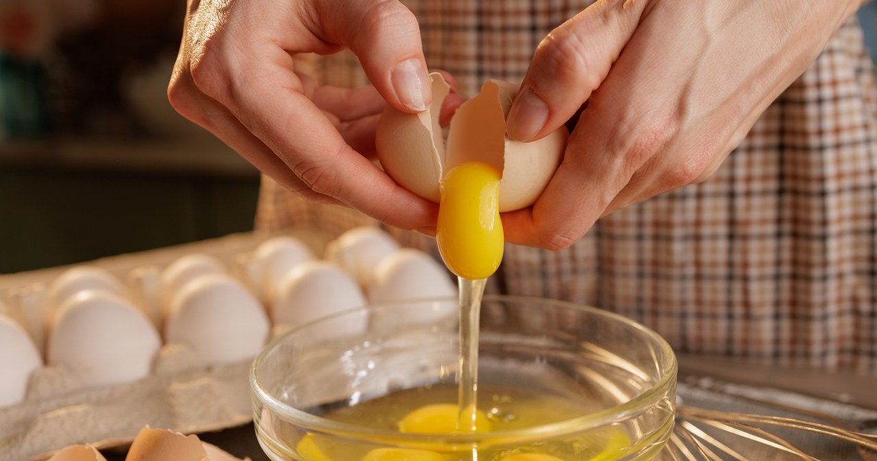 Czy czerwona plamka w jajku jest jadalna? Wiele osób wciąż tego nie wie