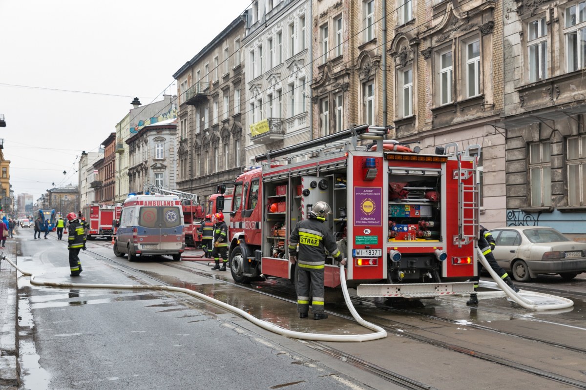 Ewakuacja szkoły. Rozpylono nieznaną substancję