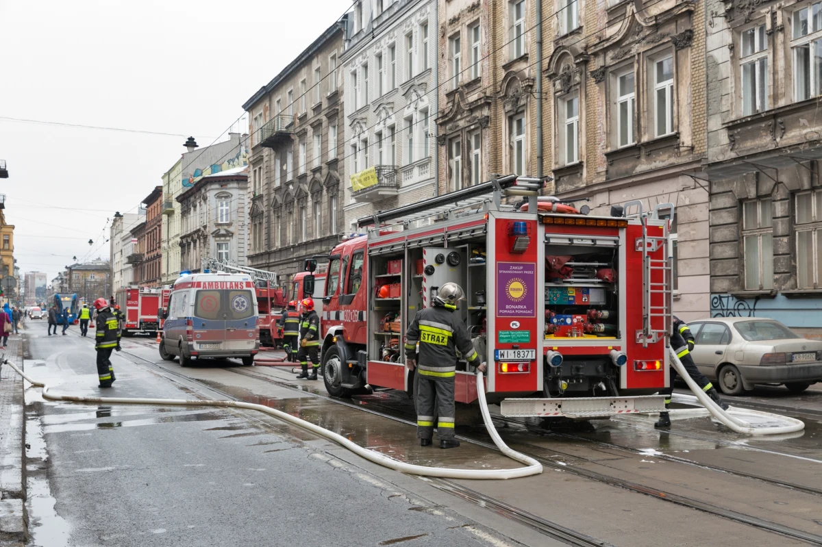 Ponad 500 uczniów i pracowników Szkoły Podstawowej nr 5 w Siedlcach zostało ewakuowanych. Po południu strażacy dostali zgłoszenie o tym, że kilka osób skarży się na złe samopoczucie po prawdopodobnym rozpyleniu nieznanej substancji.