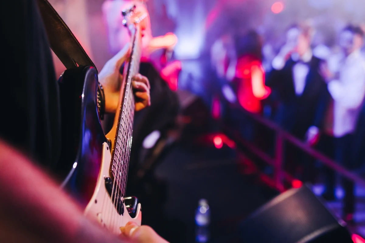 ​Piosenka "Mourners" (Żałobnicy) gdańskiej grupy Trupa Trupa znalazła się na 76. miejscu spośród 100 najlepszych utworów wydanych w 2025 r. według magazynu "Rolling Stone". Muzycy znaleźli się wśród takich gwiazd jak Lady Gaga, Sabrina Carpenter i Ariana Grande. Muzykę zespołu można usłyszeć na ścieżce dźwiękowej nowego filmu Agnieszki Holland "Franz Kafka". Tymczasem w zestawieniu zwyciężyła Lady Gaga z utworem "Abracadabra".