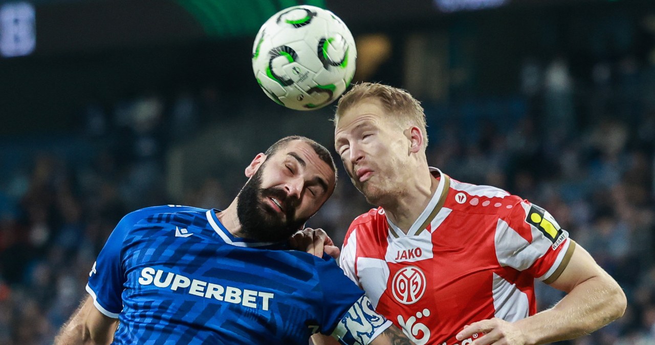 Dwa razy VAR w akcji, później czerwona kartka. Szturm Lecha do ostatniej minuty