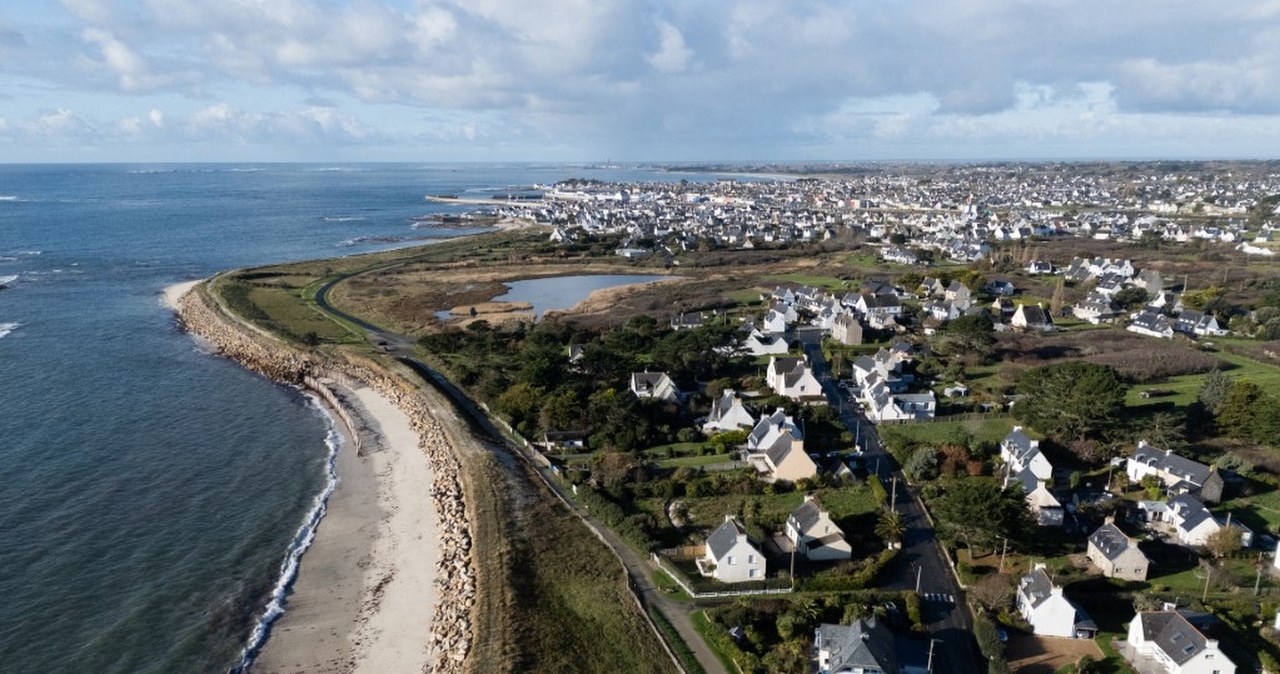 wiadomości,aktualności,Interia Niesamowite odkrycie u wybrzeży Francji. Obiekt dał początek legendom o zatopionych miastach