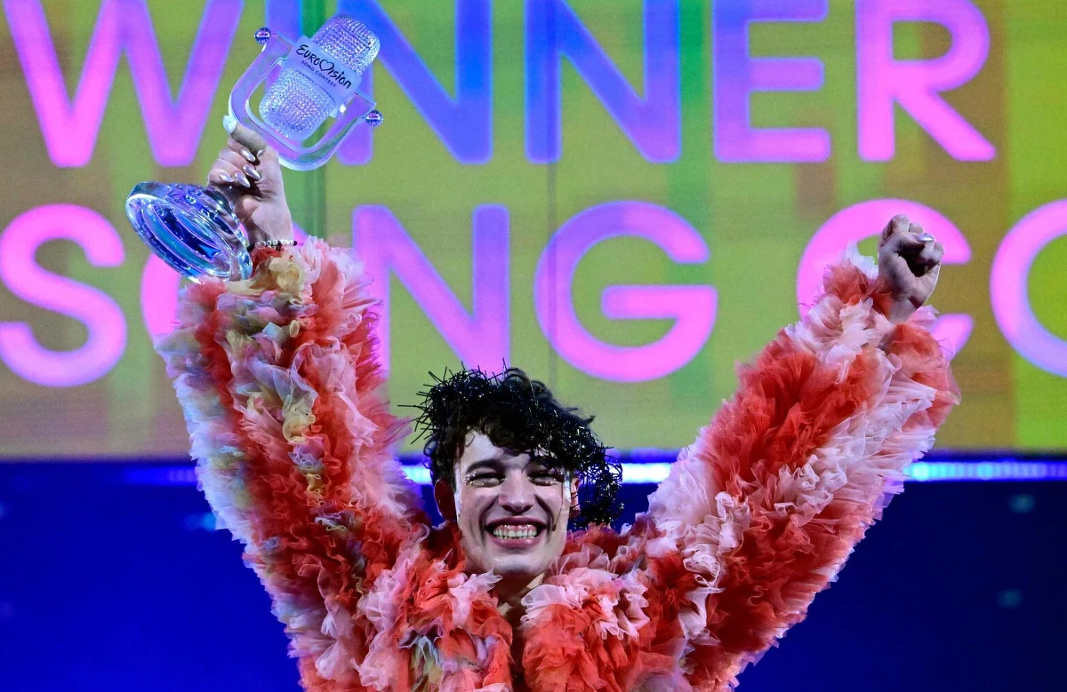 Zwycięzca Eurowizji z 2024 r. - szwajcarski wokalista znany jako Nemo - zabrał głos ws. przyszłorocznej edycji tego popularnego konkursu. Poinformował, że odsyła do Europejskiej Unii Nadawców swoje trofeum - kryształowy mikrofon. W ten sposób sprzeciwia się dopuszczeniu do rywalizacji Izraela.