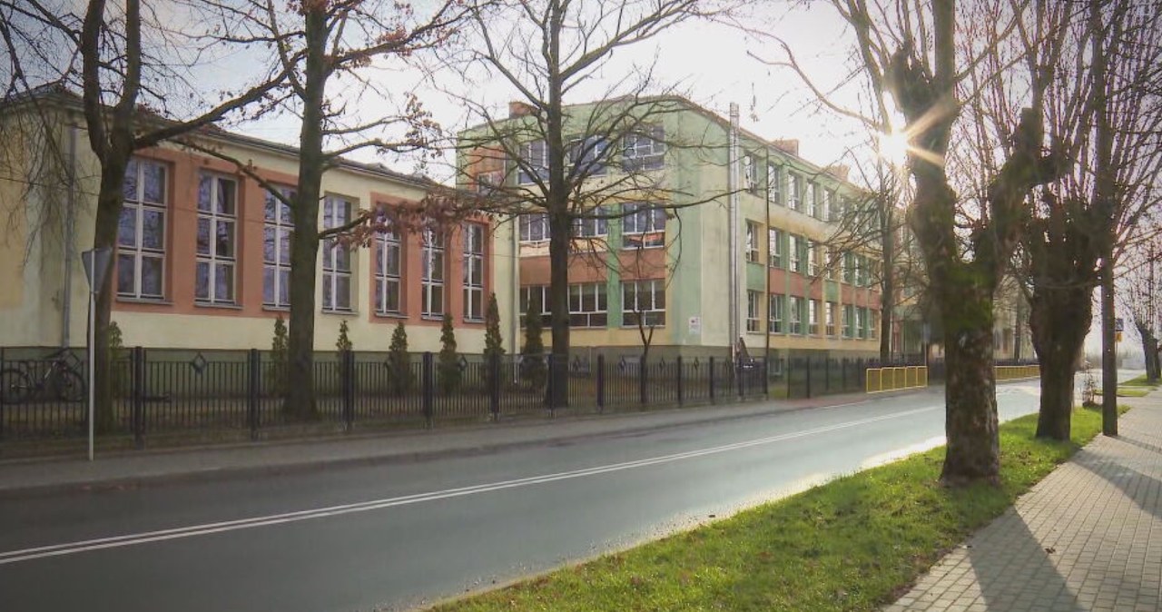 Gródek. 10-latka zmarła po upadku w szkole. Dyrekcja zabrała głos Gródek. 10-latka zmarła po upadku w szkole. Dyrekcja zabrała głos