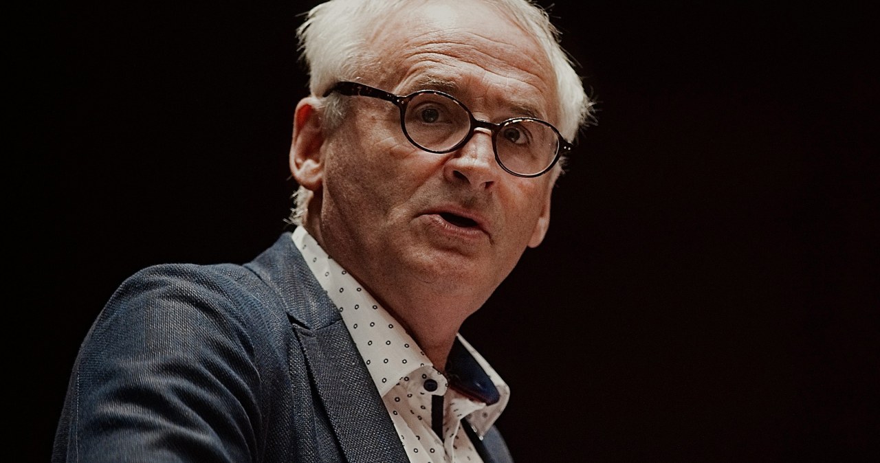 Dębski już nie czeka na rozwód? Kompozytor przyłapany na czułych gestach