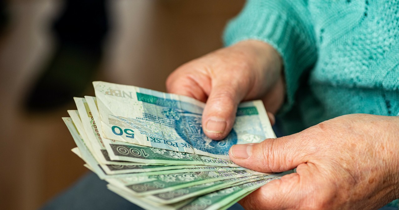 Wypłata trzynastek coraz bliżej. Na takie przelewy mogą liczyć emeryci